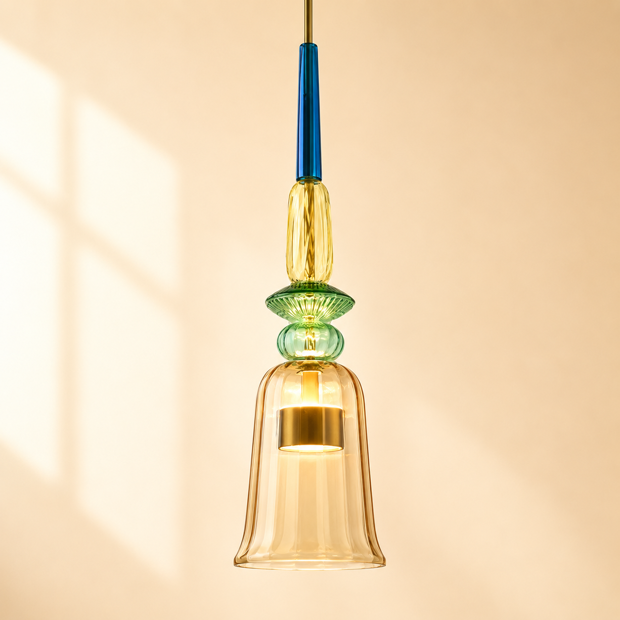 Suspension design Milo en verre coloré jaune et texturé avec finition dorée, style rétro vintage